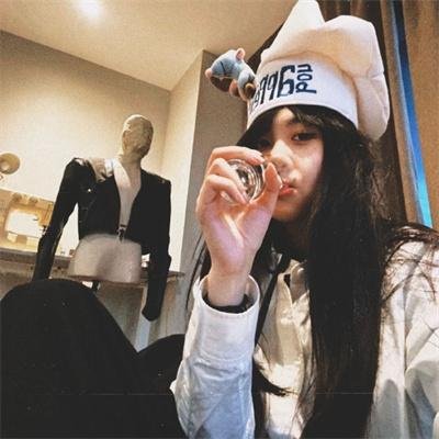 内心强大的美女白川